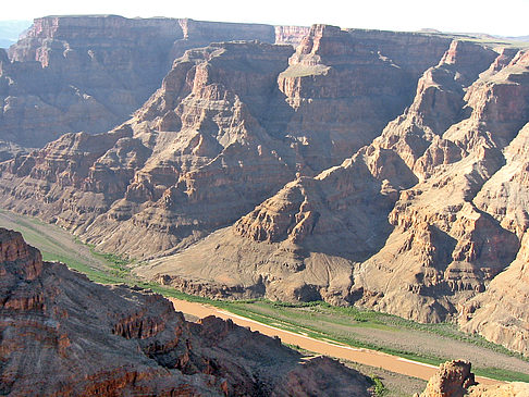 Per Hubschrauber im Grand Canyon