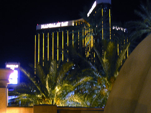 Hotel Luxor bei Nacht