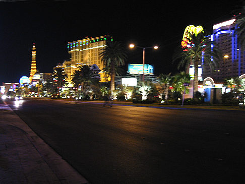 Hotel MGM bei Nacht Fotos